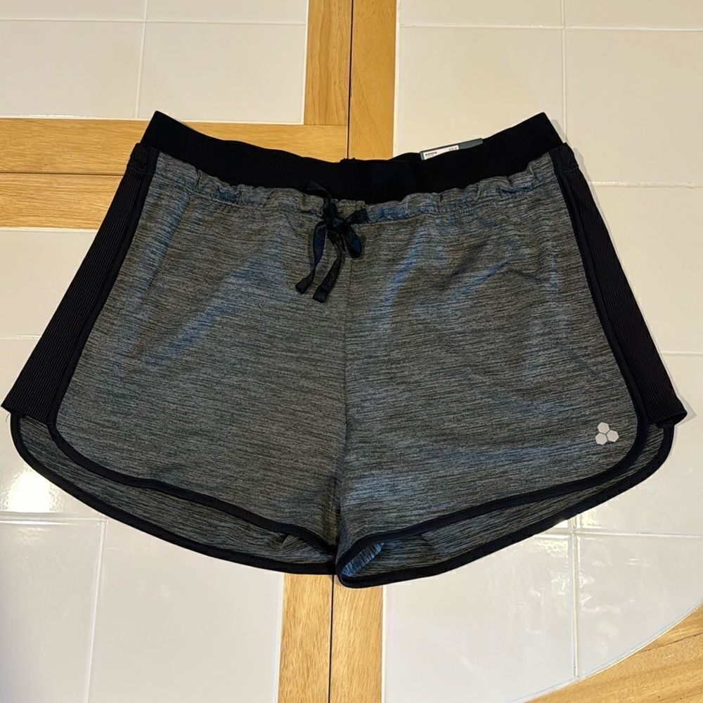 Tek Gear Women’s Workout Shorts NWT Size Medium